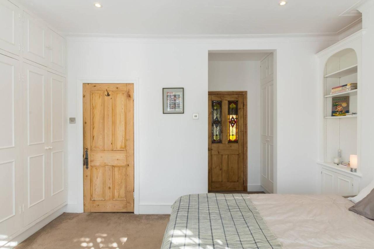 Fabulous 4-bed House In Fulham With Garden! Casa de Férias