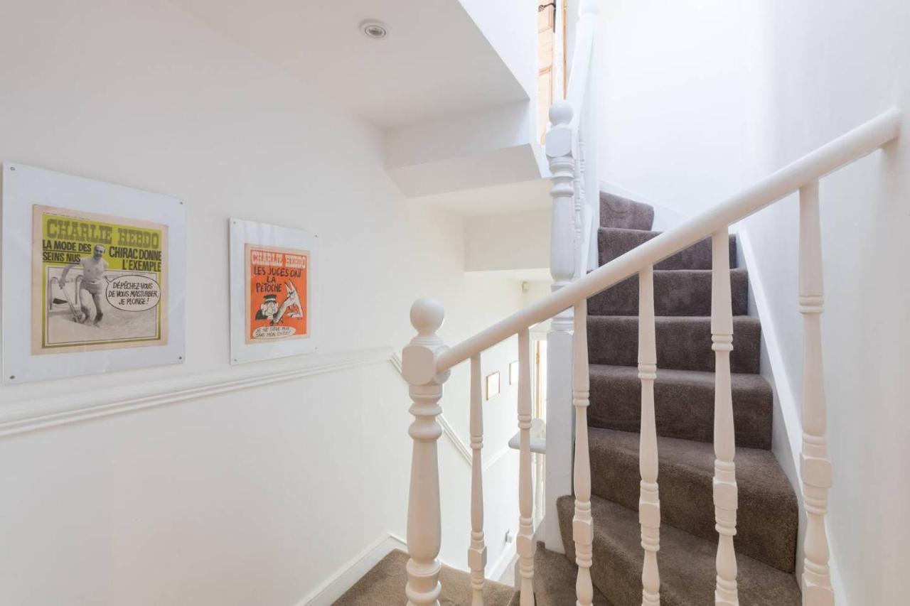 Casa de Férias Fabulous 4-bed House In Fulham With Garden! *