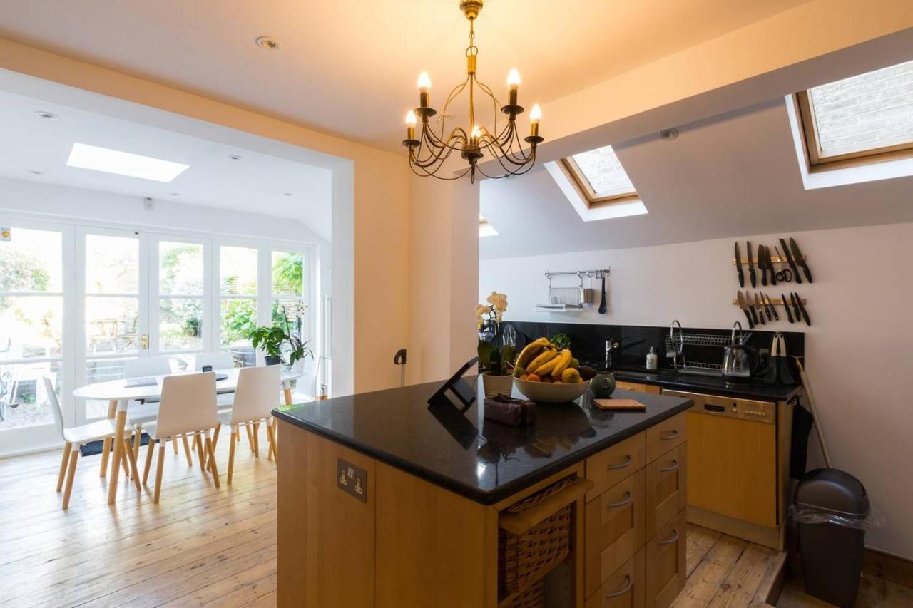 Fabulous 4-bed House In Fulham With Garden! Casa de Férias