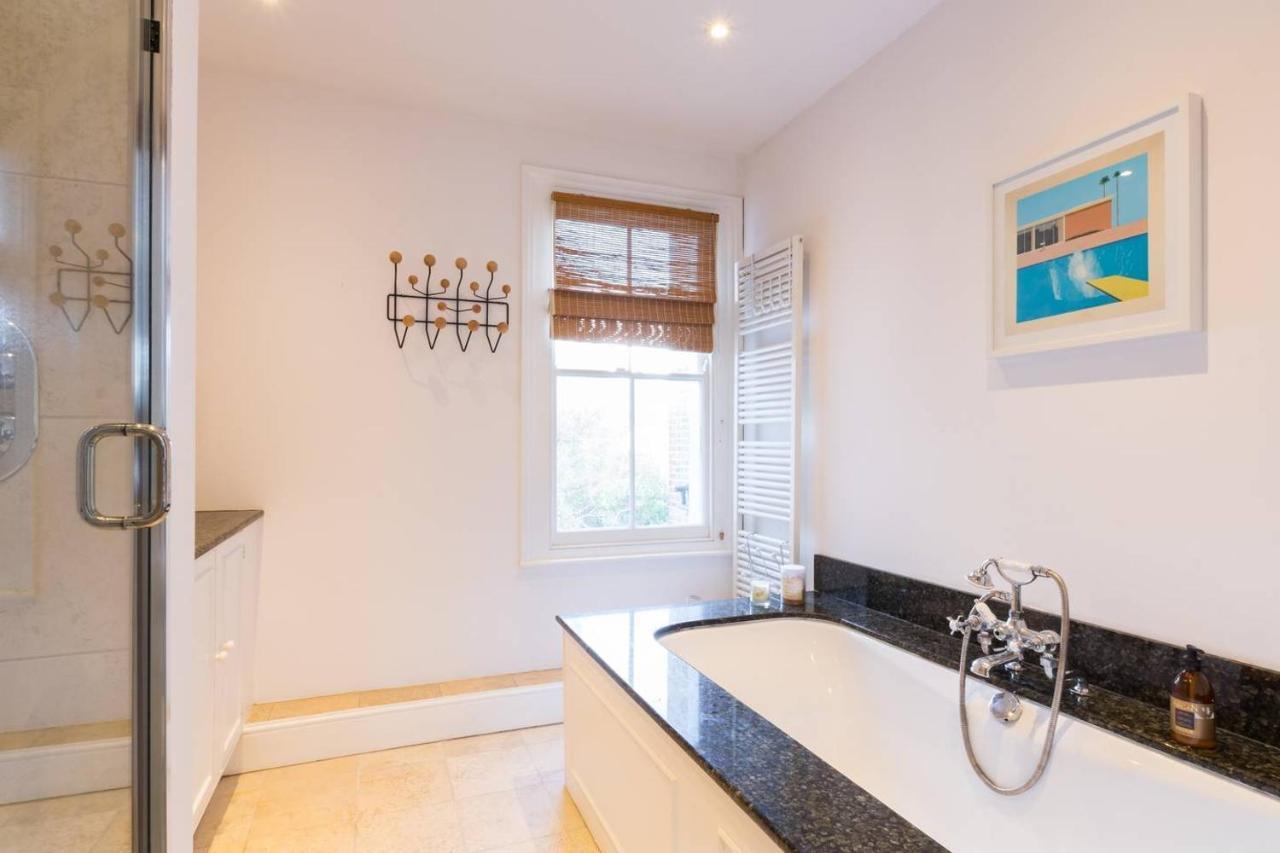 Casa de Férias Fabulous 4-bed House In Fulham With Garden! Londres