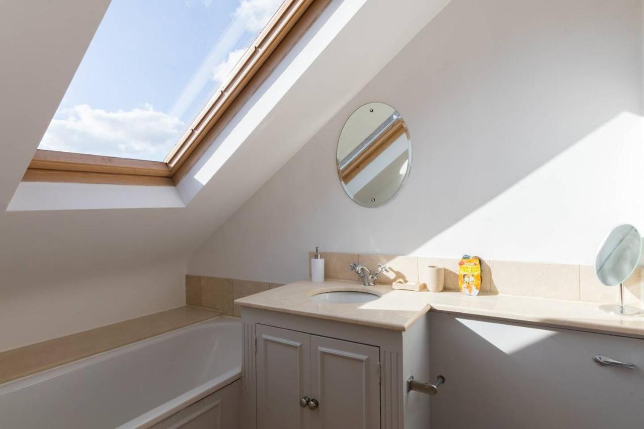 Casa de Férias Fabulous 4-bed House In Fulham With Garden! Londres